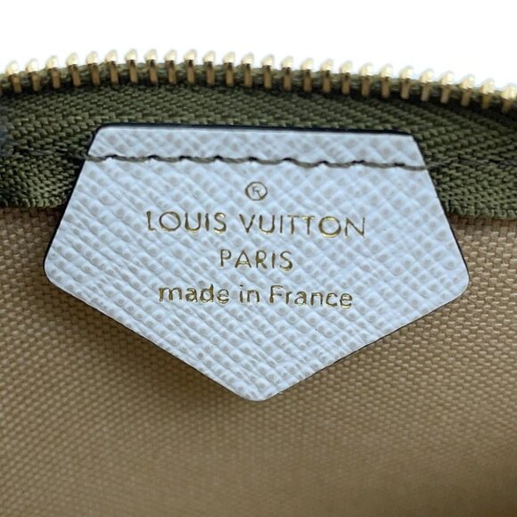 LOUIS VUITTON Mini Pochette Accessoires Monogram / Monogram / Giant Beige/Kh... - Picture 9 of 10